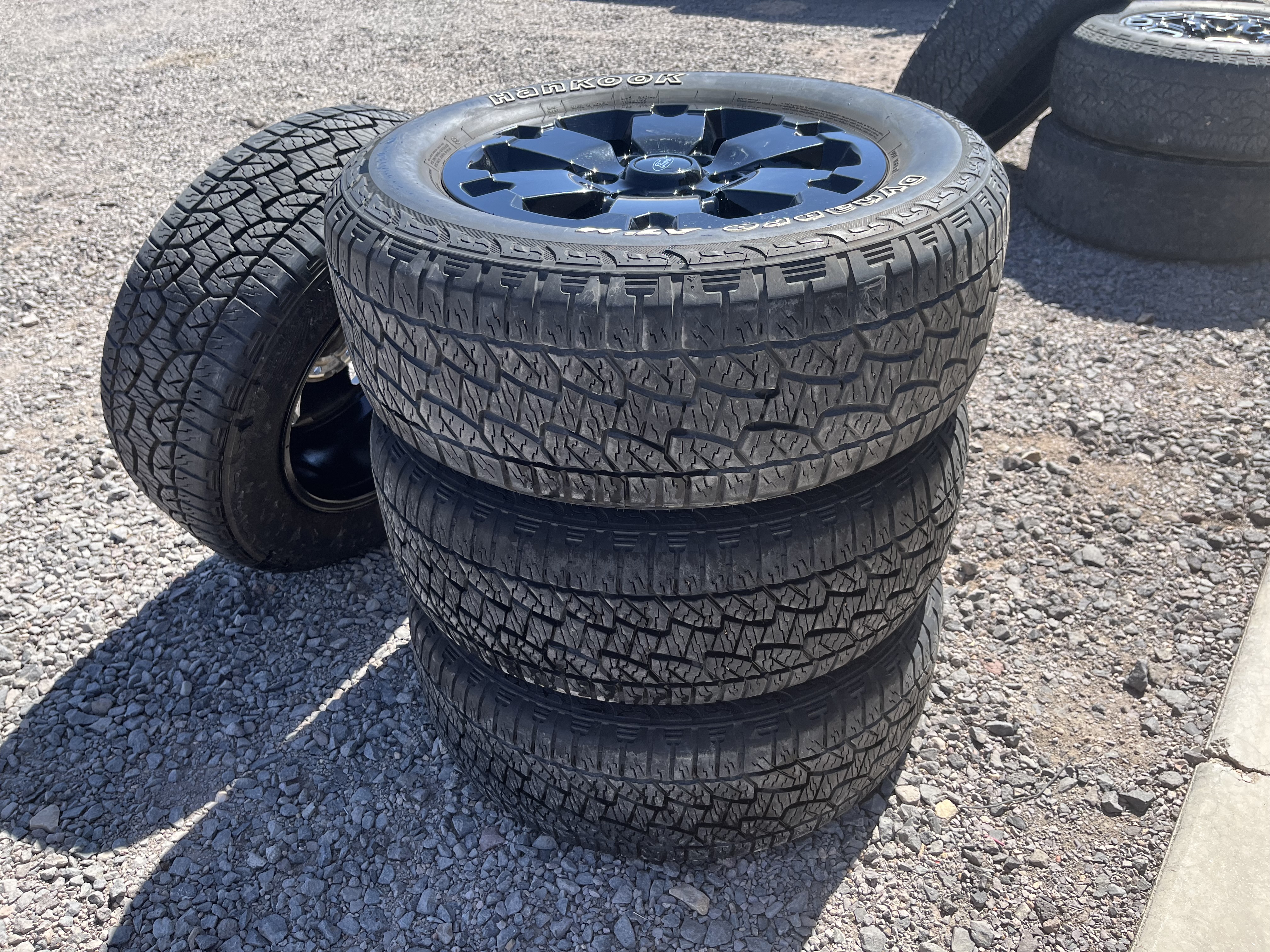 LOTE DE LLANTAS HANKOOK DYNAPRO ATM 265/60R18 CON SU RIN